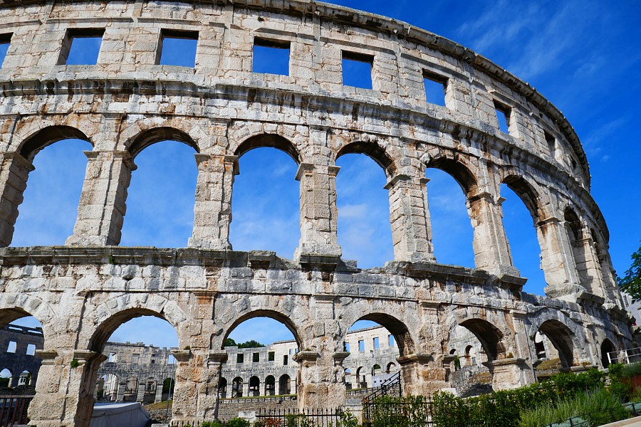 Pula 1 Pula 1
